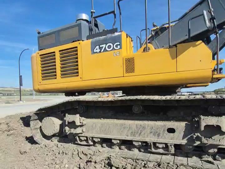 The Identify video of a John Deere 470G LC