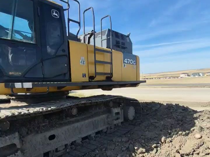 The Overview video of a John Deere 470G LC